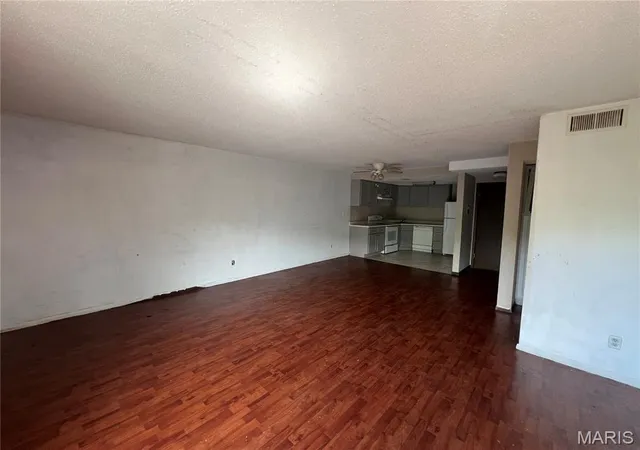 5th image of 1465 Heritage Lndg #29, Apt 305, Saint Charles, MO 63303 | MLS# MIS26034371