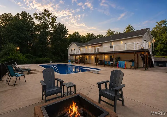 Homes for sale in Farmington, MO | 4714 Huntington Dr, Farmington, MO 63640 | MLS# MIS26034375