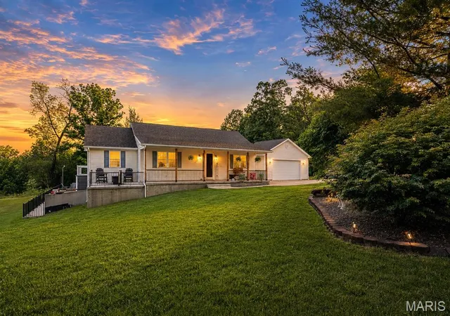 Homes for sale in Farmington, MO | 4714 Huntington Dr, Farmington, MO 63640 | MLS# MIS26034375