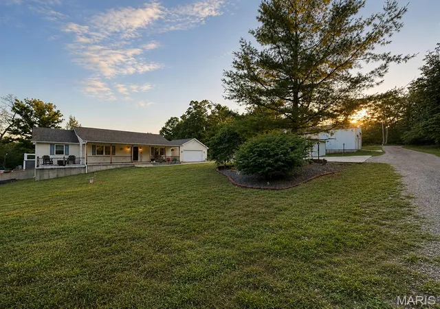 Homes for sale in Farmington, MO | 4714 Huntington Dr, Farmington, MO 63640 | MLS# MIS26034375