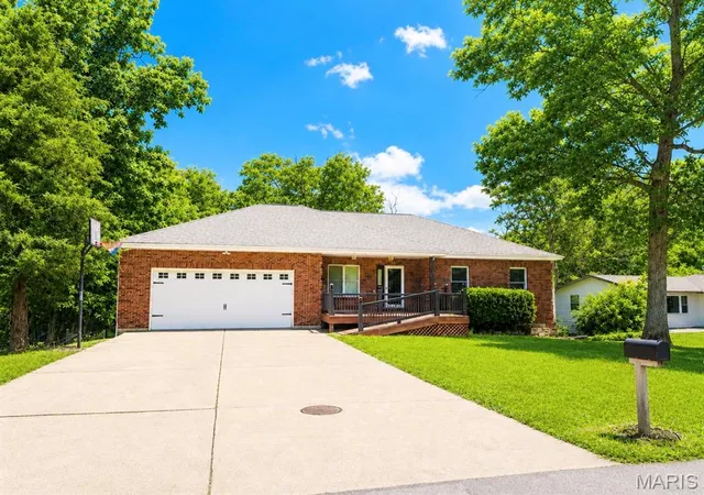Homes for sale in Foristell, MO | 10557 Fairway Dr, Foristell, MO 63348 | MLS# MIS26034380
