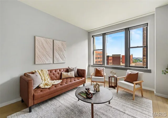 Photo 3 of Condo for sale at 915 Olive St #1002, Saint Louis, MO 63101 | MLS# MIS26034397 | Listing updated on 2026-09-01