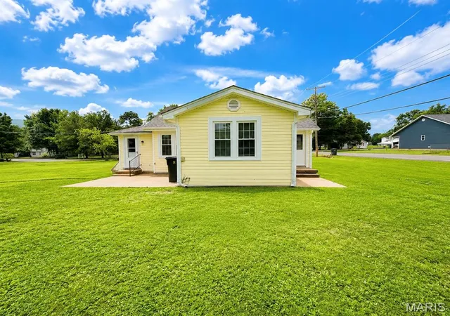 Homes for sale in Pilot Knob, MO | 108 W Elm St, Pilot Knob, MO 63663 | MLS# MIS26034405