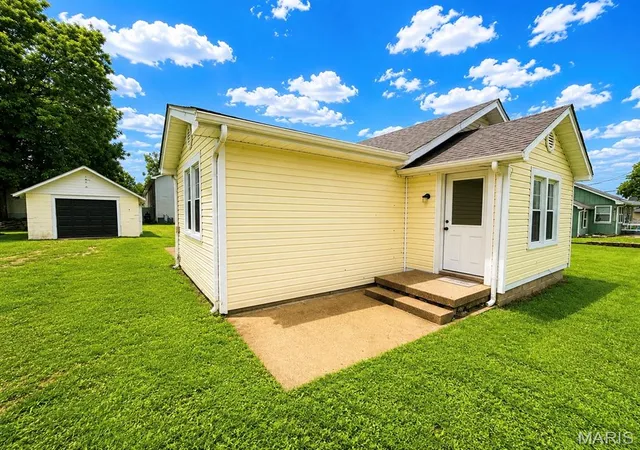 Homes for sale in Pilot Knob, MO | 108 W Elm St, Pilot Knob, MO 63663 | MLS# MIS26034405