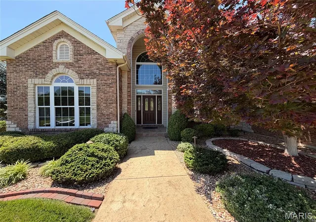 2nd image of 1 Stonebridge Pl, Saint Charles, MO 63301 | MLS# MIS26034406