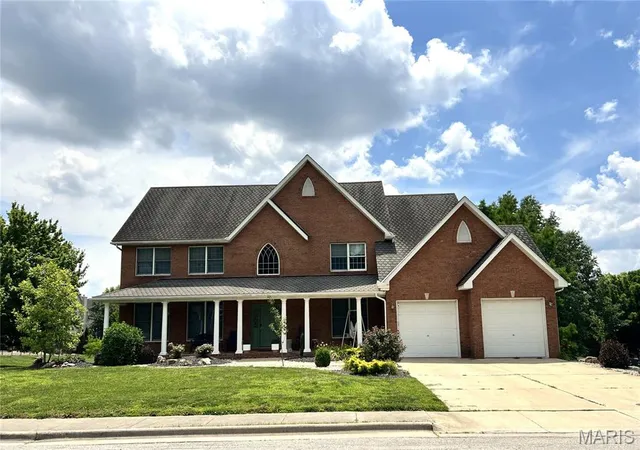Photo 1 of Single family home for sale at 863 Marc Dr, Alton, IL 62002 | MLS# MIS26034413 | Listing updated on 2026-08-20