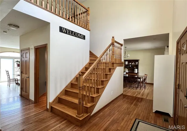 Photo 3 of Single family home for sale at 863 Marc Dr, Alton, IL 62002 | MLS# MIS26034413 | Listing updated on 2026-08-20