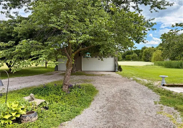 Homes for sale in Brighton, IL | 16528 Conrad Rd Rd, Brighton, IL 62012 | MLS# MIS26034474