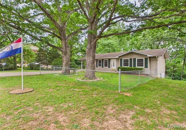 Homes for sale in Piedmont, MO | 404 Ridgeview Dr, Piedmont, MO 63957 | MLS# MIS26034478