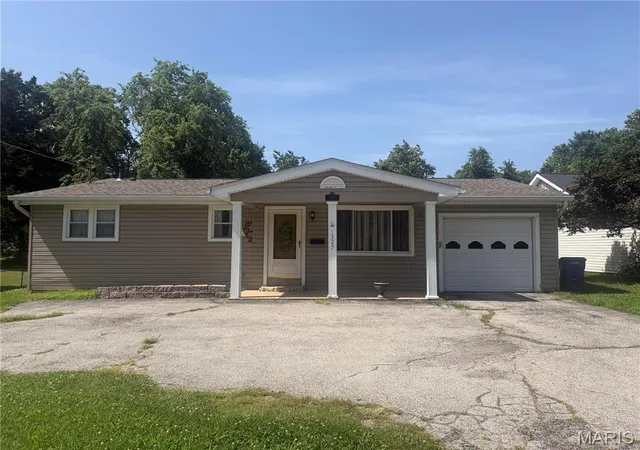 Homes for sale in Pacific, MO | 1323 W Congress St, Pacific, MO 63069 | MLS# MIS26034498