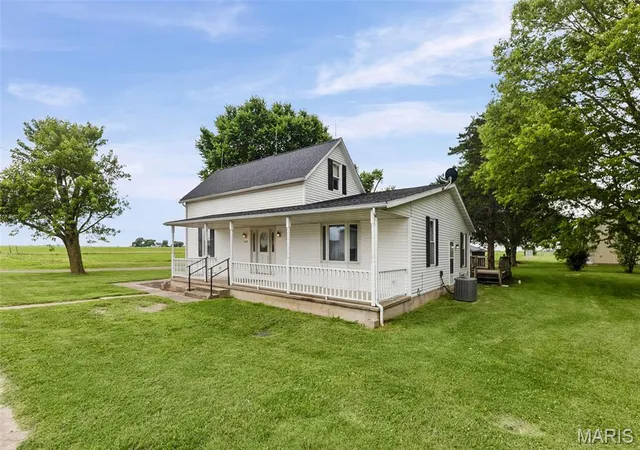 Homes for sale in Okawville, IL | 809 S Front St, Okawville, IL 62271 | MLS# MIS26034521