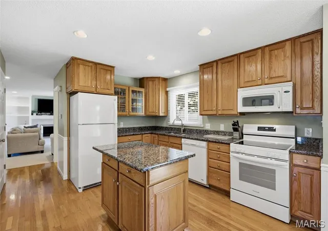 4th image of 14335 Lake Tahoe Dr, Chesterfield, MO 63017 | MLS# MIS26034531