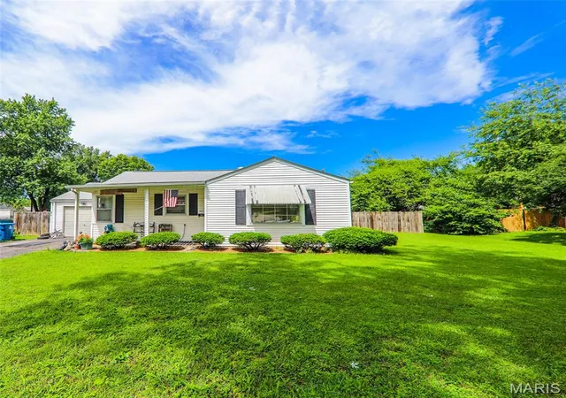 Homes for sale in Swansea, IL | 1819 N 16th St, Swansea, IL 62226 | MLS# MIS26034536