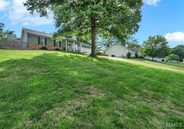 2nd image of 1728 Bayberry Ln, Barnhart, MO 63012 | MLS# MIS26034538