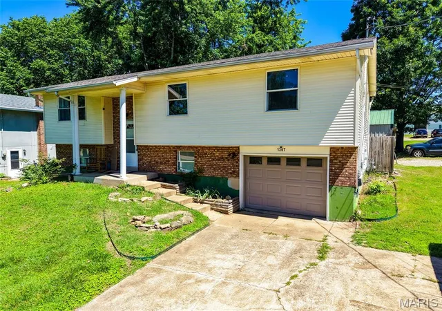 Homes for sale in Desloge, MO | 1307 E Chestnut St, Desloge, MO 63601 | MLS# MIS26034539