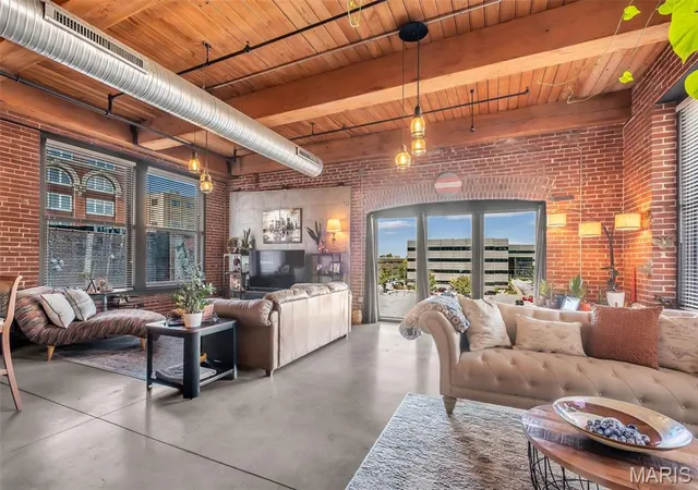 Photo 1 of Condo for sale at 1015 Washington Ave #307, Saint Louis, MO 63101 | MLS# MIS26034566 | Listing updated on 2026-06-05