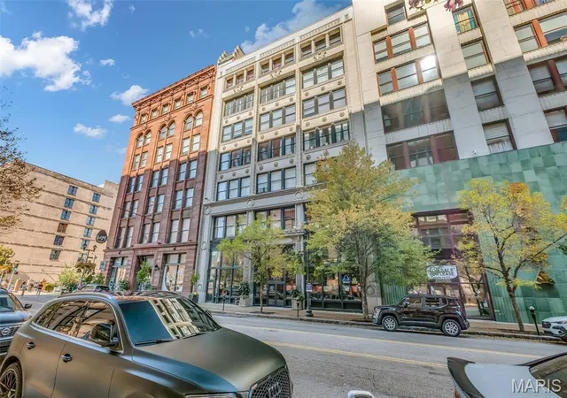 Photo 3 of Condo for sale at 1015 Washington Ave #307, Saint Louis, MO 63101 | MLS# MIS26034566 | Listing updated on 2026-06-05