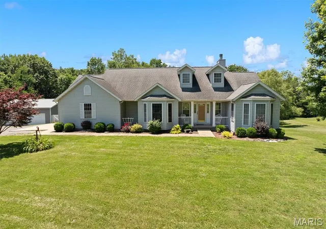 1st image of 2119 Lakeview Dr, Highland, IL 62249 | MLS# MIS26034579