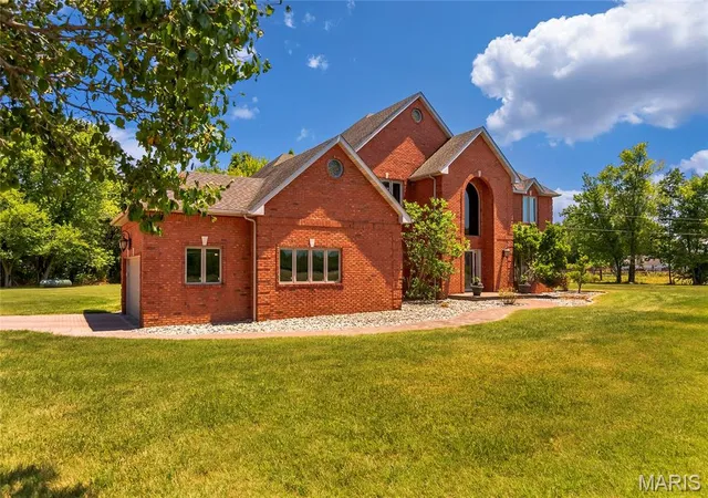 3rd image of 12863 Bowling Alley, Benton, IL 62812 | MLS# MIS26034585