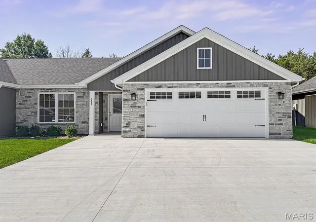 Homes for sale in De Soto, MO | 1553 Hickory Landing, De Soto, MO 63020 | MLS# MIS26034617