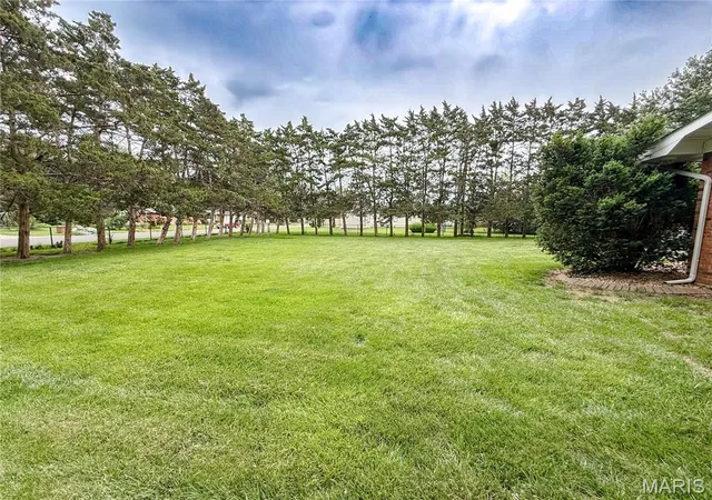 Photo 3 of Single family home for sale at 2707 Lemon Street Rd, Highland, IL 62249 | MLS# MIS26034645 | Listing updated on 2026-09-14