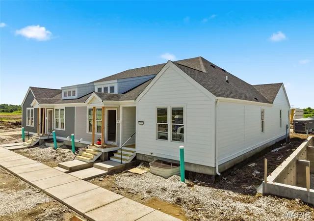 3rd image of 1712 Dyess St, Saint Charles, MO 63301 | MLS# MIS26034647