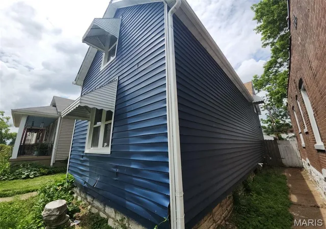 Photo 3 of Sale Pending at 4615 Newport Ave, Saint Louis, MO 63116 | MLS# MIS26034649 | Listing updated on 2026-07-21