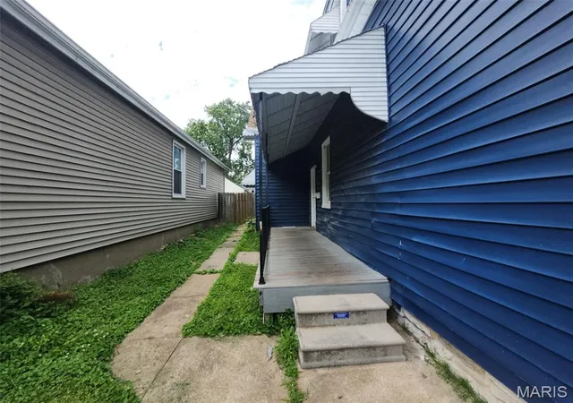 Photo 3 of Sale Pending at 4615 Newport Ave, Saint Louis, MO 63116 | MLS# MIS26034649 | Listing updated on 2026-07-21