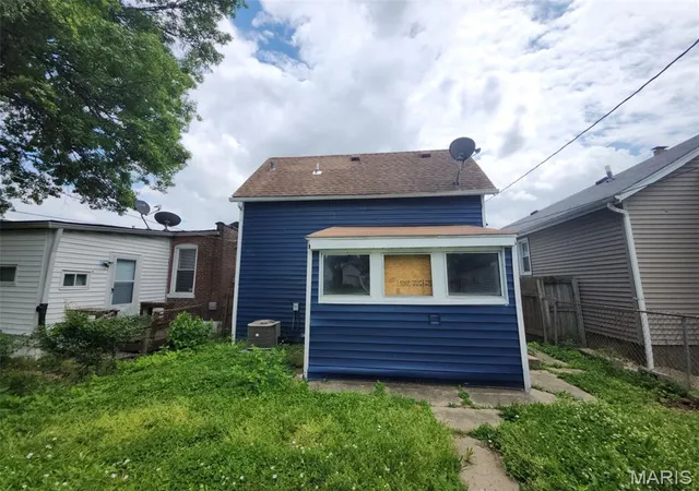 Photo 4 of Sale Pending at 4615 Newport Ave, Saint Louis, MO 63116 | MLS# MIS26034649 | Listing updated on 2026-07-21