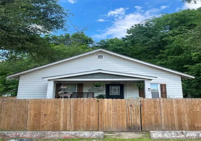 Homes for sale in Newburg, MO | 81 E 3rd St, Newburg, MO 65550 | MLS# MIS26034651