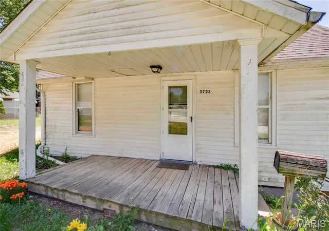 Homes for sale in Alton, IL | 3723 Franor St, Alton, IL 62002 | MLS# MIS26034653