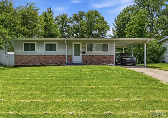 1st image of 1410 Estes Dr, Florissant, MO 63031 | MLS# MIS26034659