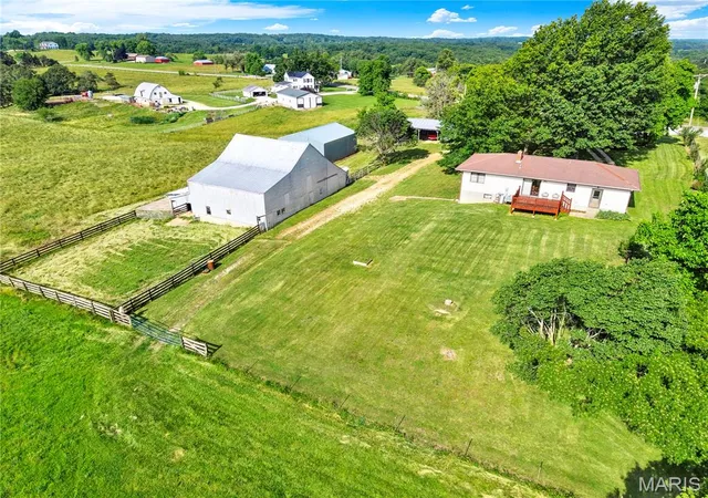 Photo 2 of Sale Pending at 4642 Hwy 185, New Haven, MO 63068 | MLS# MIS26034675 | Listing updated on 2026-09-25
