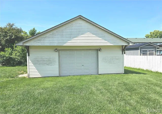 Homes for sale in Freeburg, IL | 611 Brookstone Court, Freeburg, IL 62243 | MLS# MIS26034677