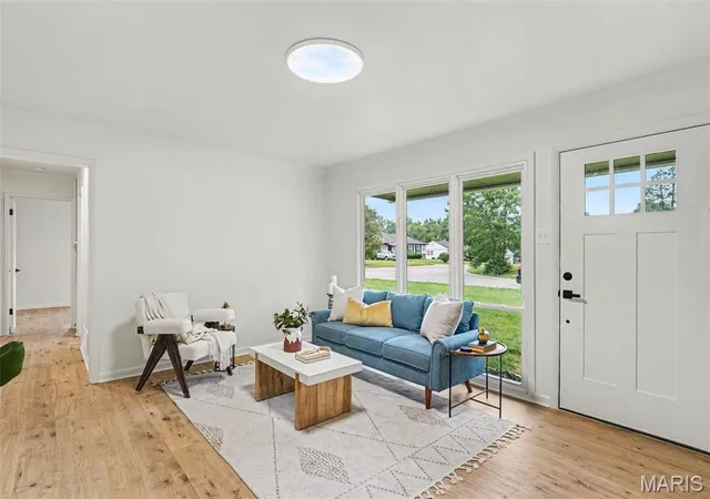 Photo 3 of Single family home for sale at 9800 Scottdale Dr, Saint Louis, MO 63136 | MLS# MIS26034680 | Listing updated on 2026-09-08