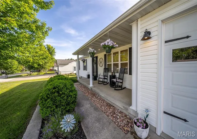 Homes for sale in St James, MO | 1017 Amanda St, St James, MO 65559 | MLS# MIS26034704