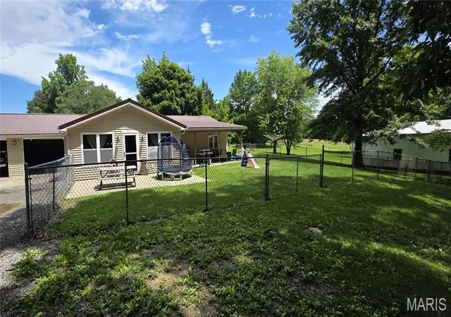 Homes for sale in Steeleville, IL | 4708 Rockcastle Rd, Steeleville, IL 62288 | MLS# MIS26034709