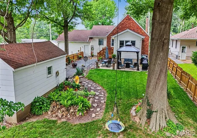 Photo 4 of Sale Pending at 206 N Castello St, Florissant, MO 63031 | MLS# MIS26034721 | Listing updated on 2026-10-18