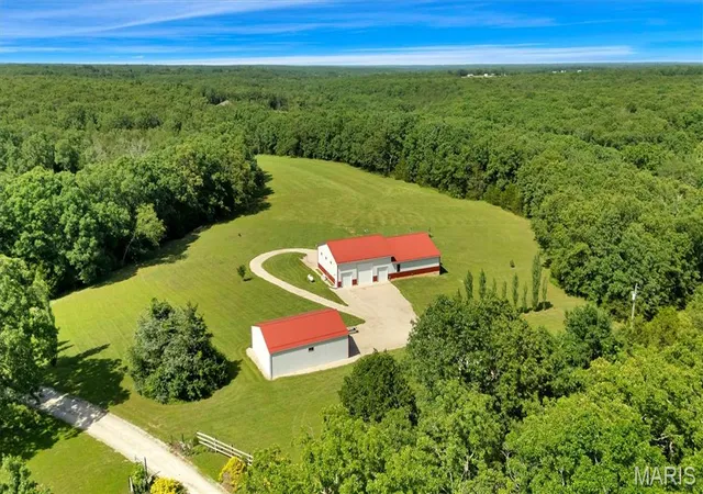 Homes for sale in Cuba, MO | 1001 Dunham Rd, Cuba, MO 65559 | MLS# MIS26034738