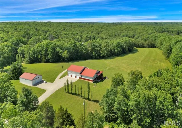 Homes for sale in Cuba, MO | 1001 Dunham Rd, Cuba, MO 65559 | MLS# MIS26034738