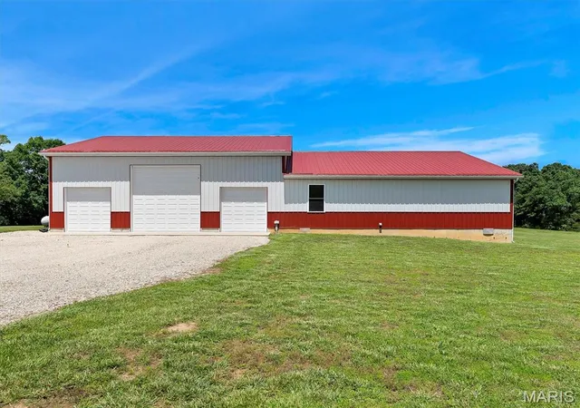 Homes for sale in Cuba, MO | 1001 Dunham Rd, Cuba, MO 65559 | MLS# MIS26034738