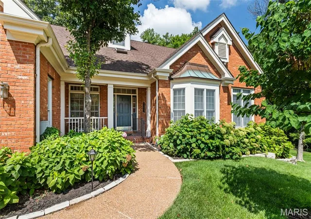 4th image of 13052 Pembrooke Valley Ct, Saint Louis, MO 63141 | MLS# MIS26034741