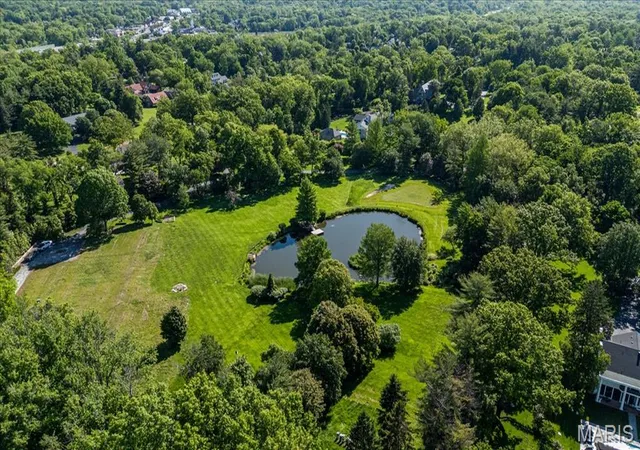 3rd image of 2021 S Warson Rd, Ladue, MO 63124 | MLS# MIS26034759