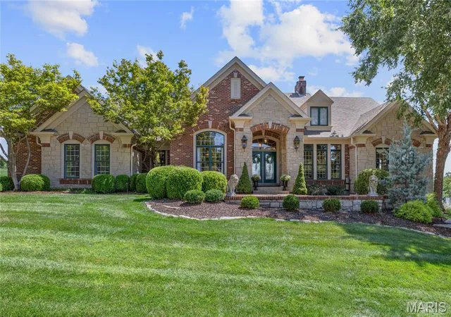 Photo 1 of Sale Pending at 5407 Guinevere Dr, Weldon Spring, MO 63304 | MLS# MIS26034780 | Listing updated on 2026-08-24