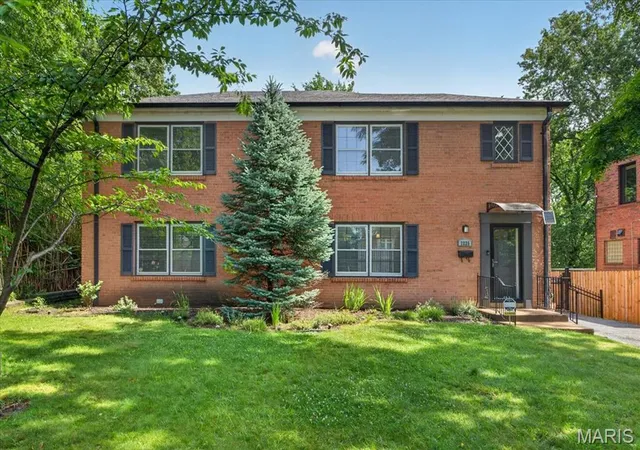 Homes for sale in Saint Louis, MO | 7225 Clayton Rd, Saint Louis, MO 63117 | MLS# MIS26034792
