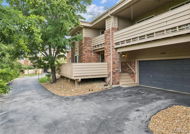 Photo 1 of Condo for sale at 1020 Claytonbrook Dr, Ballwin, MO 63011 | MLS# MIS26034808 | Listing updated on 2026-10-02