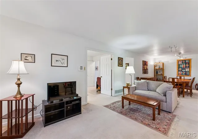 Photo 4 of Condo for sale at 1020 Claytonbrook Dr, Ballwin, MO 63011 | MLS# MIS26034808 | Listing updated on 2026-10-02