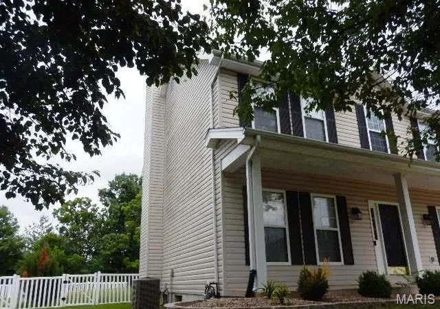 3rd image of 887 Home Park Dr, St Peters, MO 63376 | MLS# MIS26034814