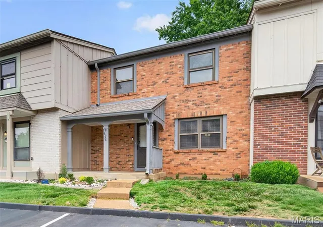 Homes for sale in Ballwin, MO | 2358 Hidden Meadow Ln, Ballwin, MO 63021 | MLS# MIS26034824