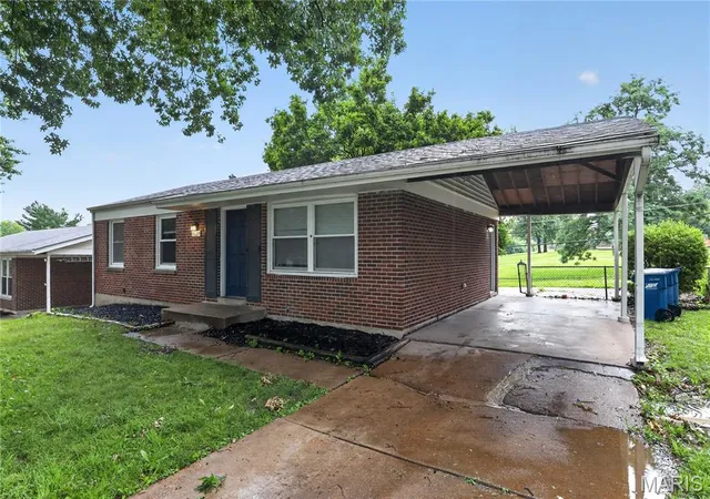 Homes for sale in St Louis, MO | 1627 Keelen Dr, St Louis, MO 63136 | MLS# MIS26034847